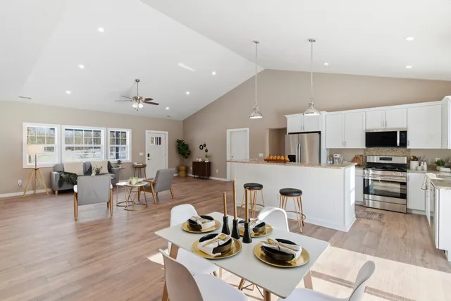 $399,900 | 2824 East B Avenue, Plainwell, MI 49080