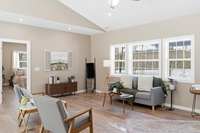 $399,900 | 2824 East B Avenue, Plainwell, MI 49080