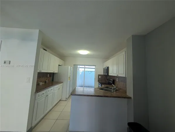 $392,000 | 2485 West 76th Street, Unit 109, Hialeah, FL 33016