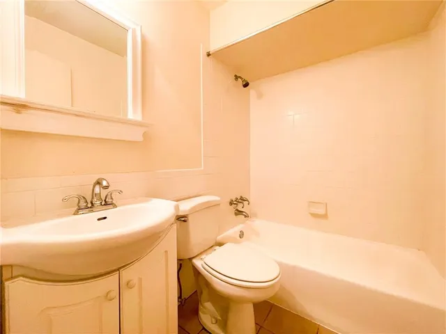 $2,400,000 | 3107 Orris Lane, Metairie, LA 70002