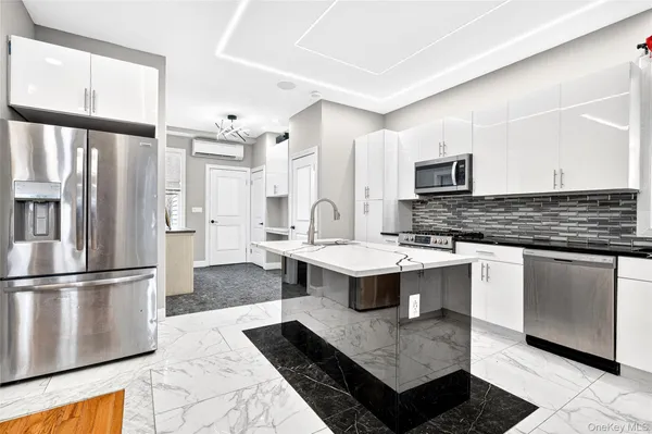 $835,000 | 240 South 10th Avenue, Mount Vernon, NY 10550