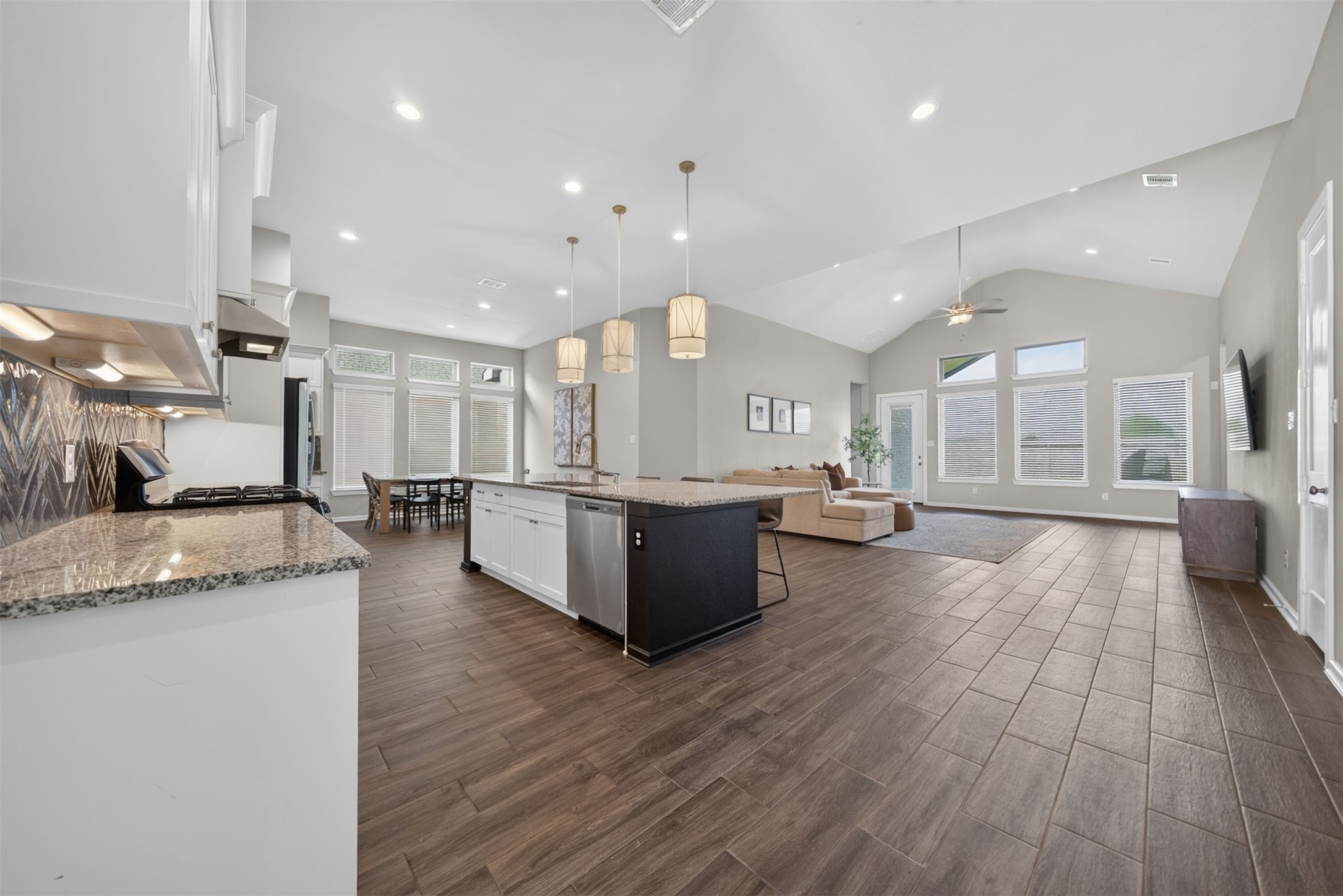 12423 Washington Way Tomball, TX 77375 - Photo 6 of 50
