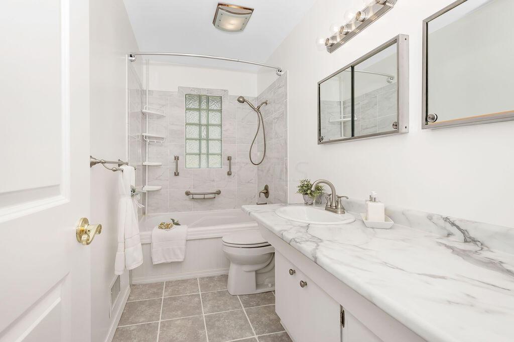 885 Bernhard Road Whitehall, OH 43213 - Photo 24 of 48 18-Bathroom