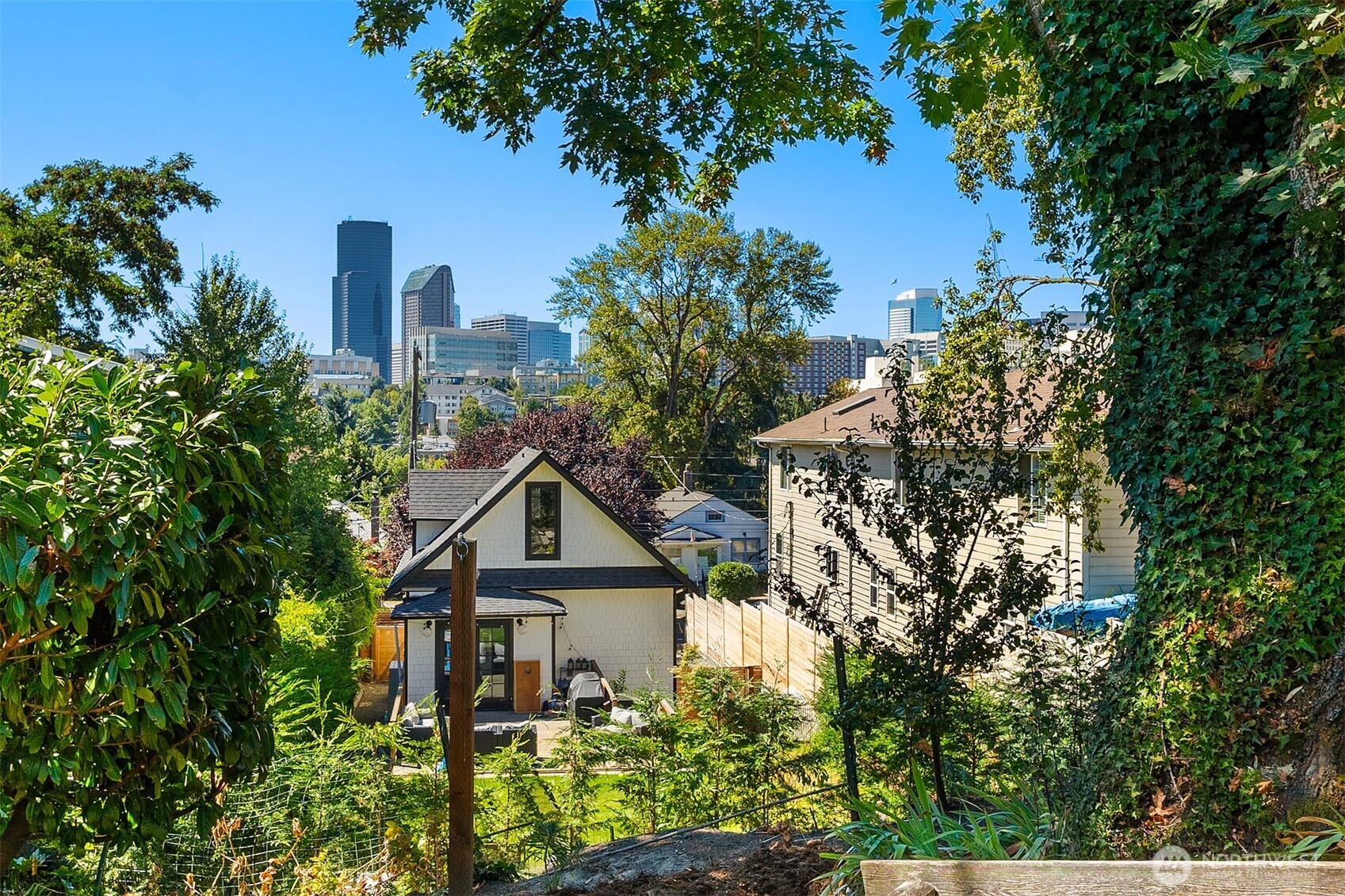 333 16th Avenue Seattle, WA 98122 - Photo 20 of 35