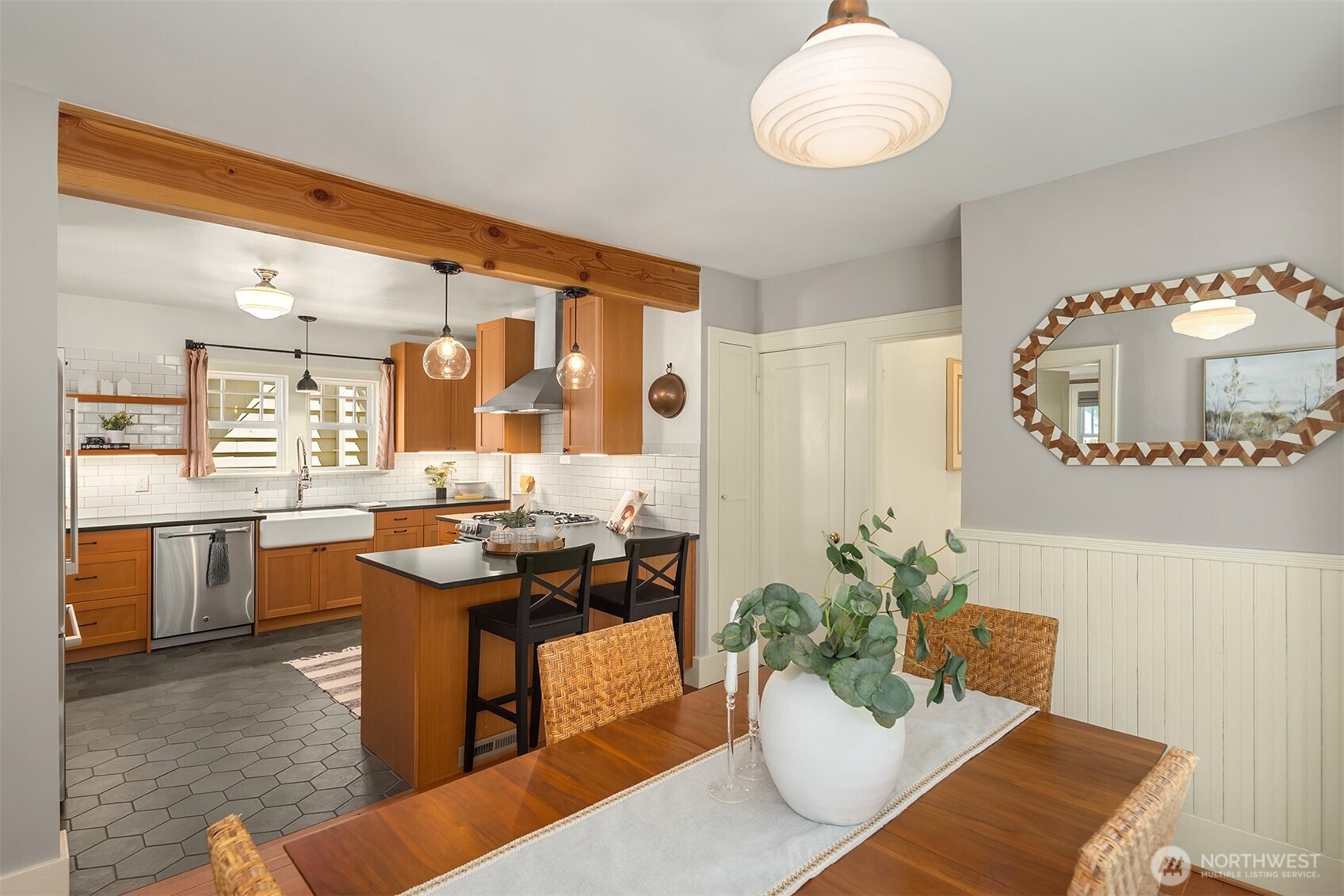 546 North 75th Street Seattle, WA 98103 - Photo 14 of 36
