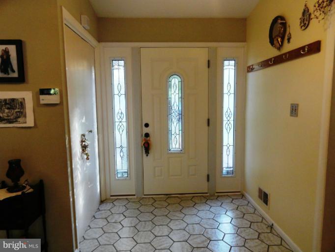 3440 Birch Hollow Road Baltimore, MD 21208 - Photo 2 of 21 Foyer