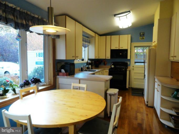 3440 Birch Hollow Road Baltimore, MD 21208 - Photo 8 of 21 Kitchen 2