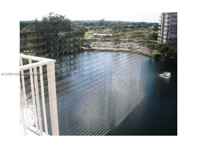 Ojus Miami, FL 33179 - Photo 17 of 18 a view of city and ocean view