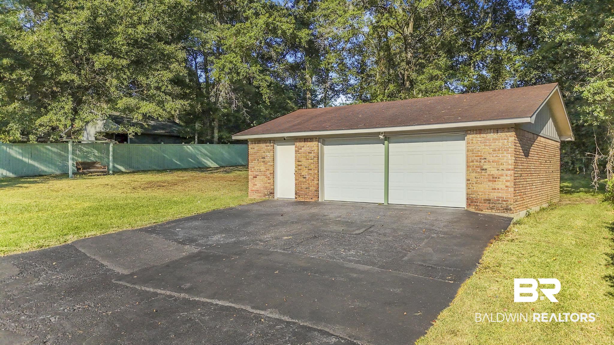 2573 E Road Mobile, AL 36693 - Photo 8 of 45 View of detached garage