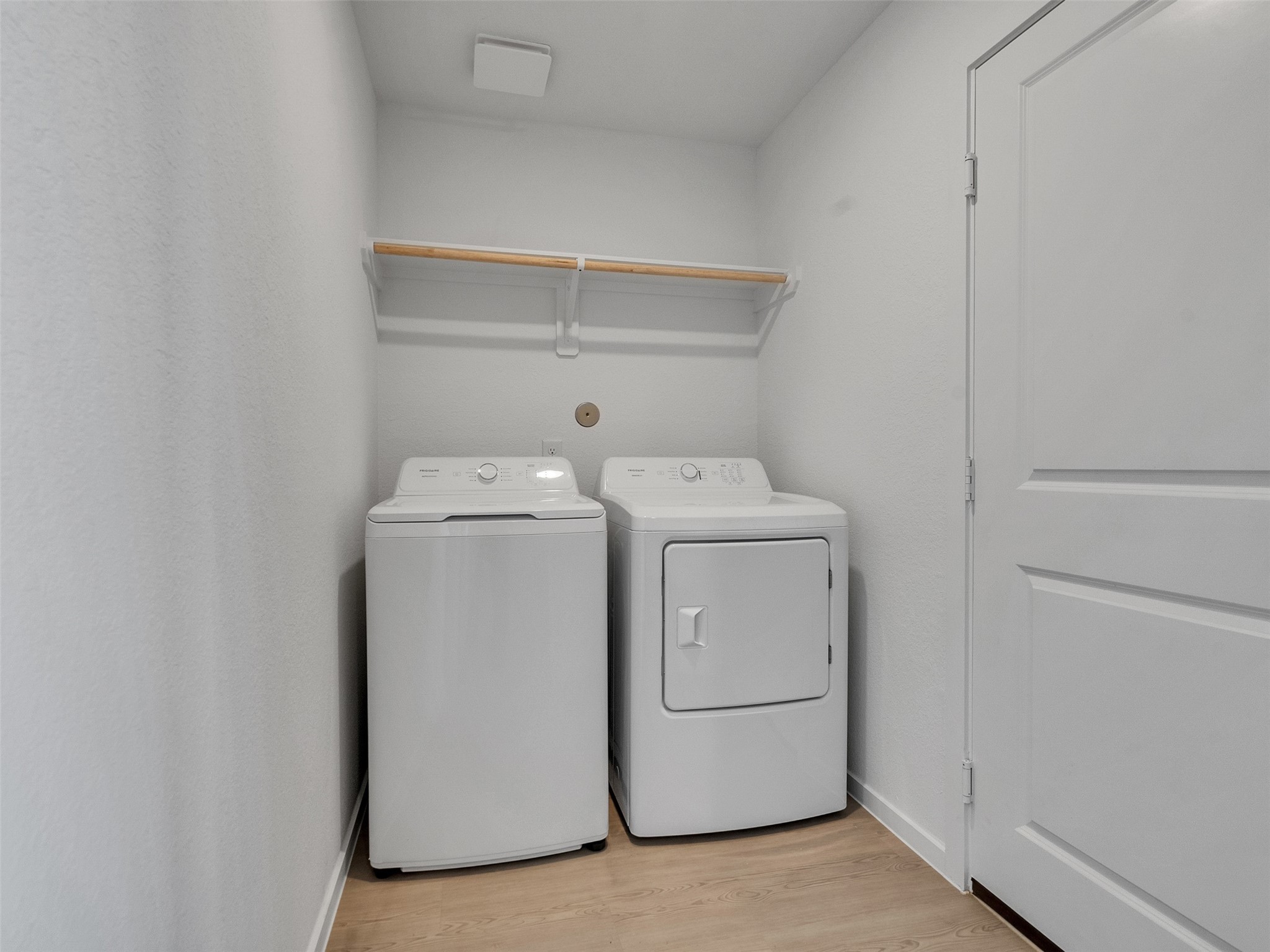 17974 Valle Cupa Lane New Caney, TX 77357 - Photo 25 of 36 a utility room with dryer and washer