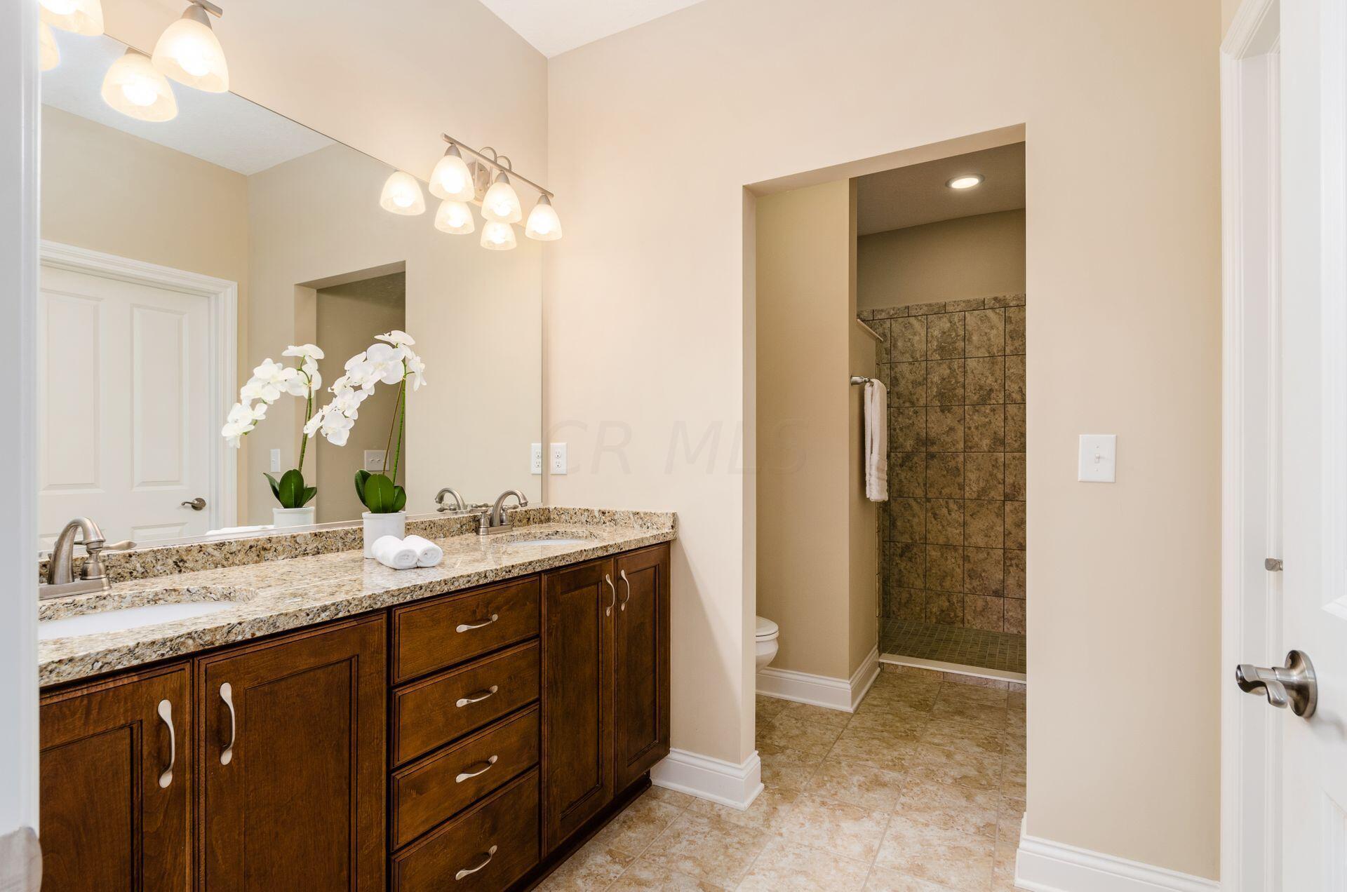 6960 Morningstar Loop Westerville, OH 43082 - Photo 31 of 47 Primary suite