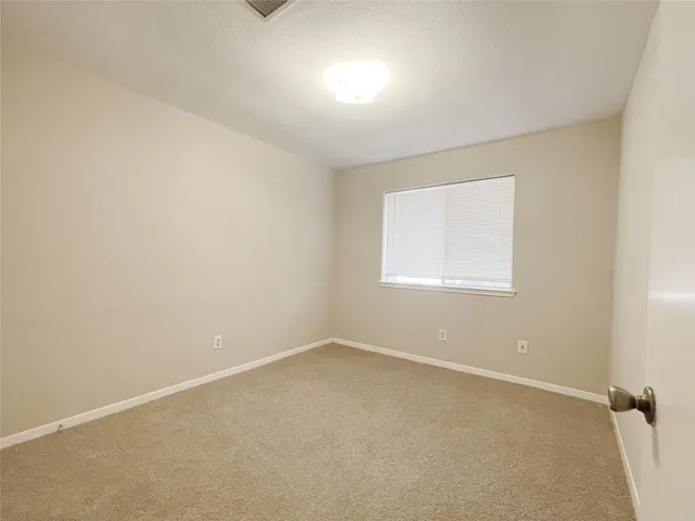 $1,995 | 13 North Deerfoot Circle, The Woodlands, TX 77380