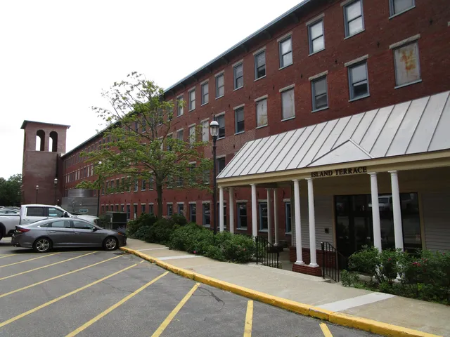 $250,000 | 1 Saco Island Terrace, Unit 337, Saco, ME 04072