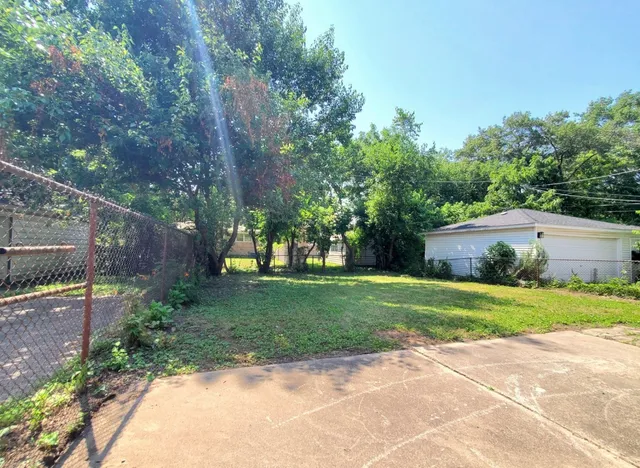 $2,700 | 14424 Sanderson Avenue, Dolton, IL 60419