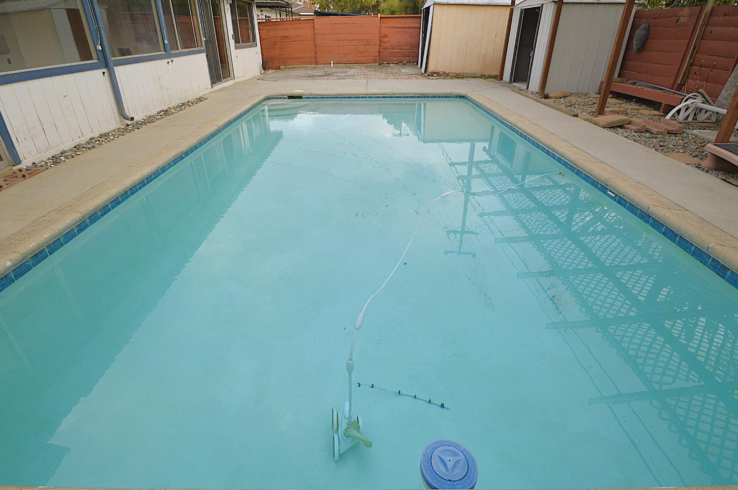 3860 East Rialto Avenue Fresno, CA 93726 - Photo 8 of 8 a view of a balcony