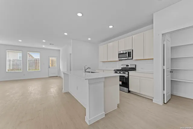 $295,000 | 2323 Fort Davis Pass, Marion, TX 78124