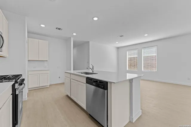 $295,000 | 2323 Fort Davis Pass, Marion, TX 78124