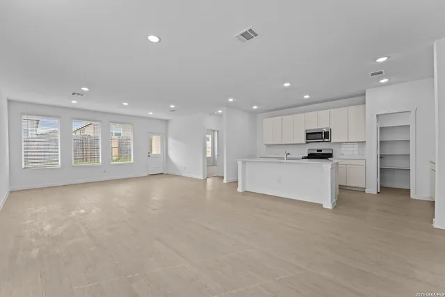 $295,000 | 2323 Fort Davis Pass, Marion, TX 78124