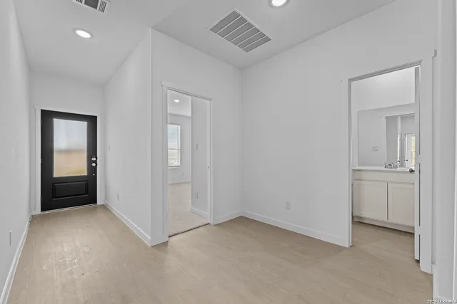 $295,000 | 2323 Fort Davis Pass, Marion, TX 78124