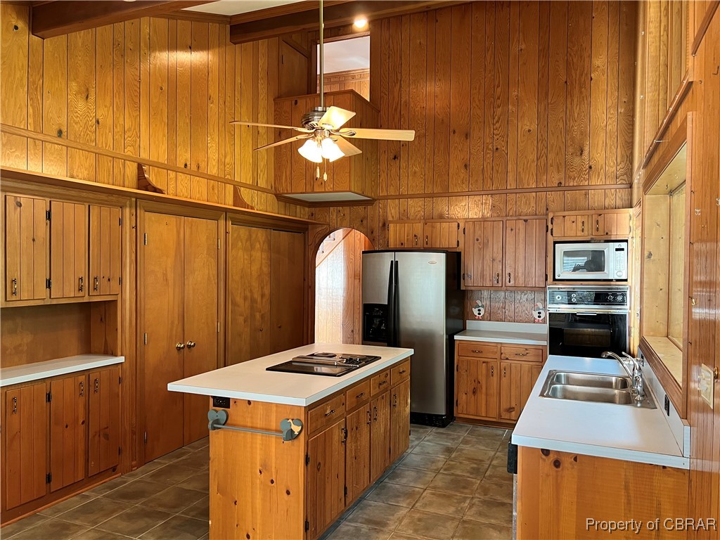 404 Wading Creek Road Dutton, VA 23050 - Photo 11 of 49 Great Space for Gathering