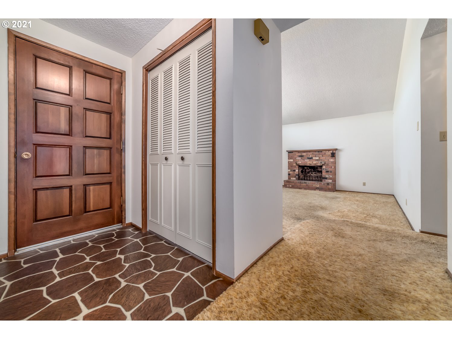 1008 55th Place Springfield, OR 97478 - Photo 6 of 29 Gallery Image 6