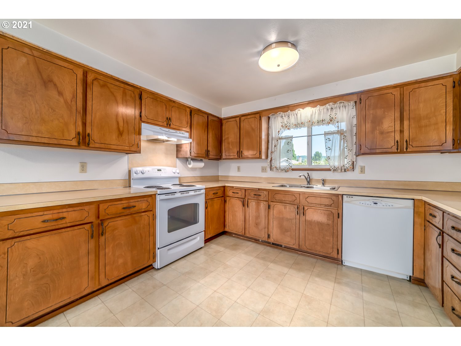 1008 55th Place Springfield, OR 97478 - Photo 9 of 29 Gallery Image 9