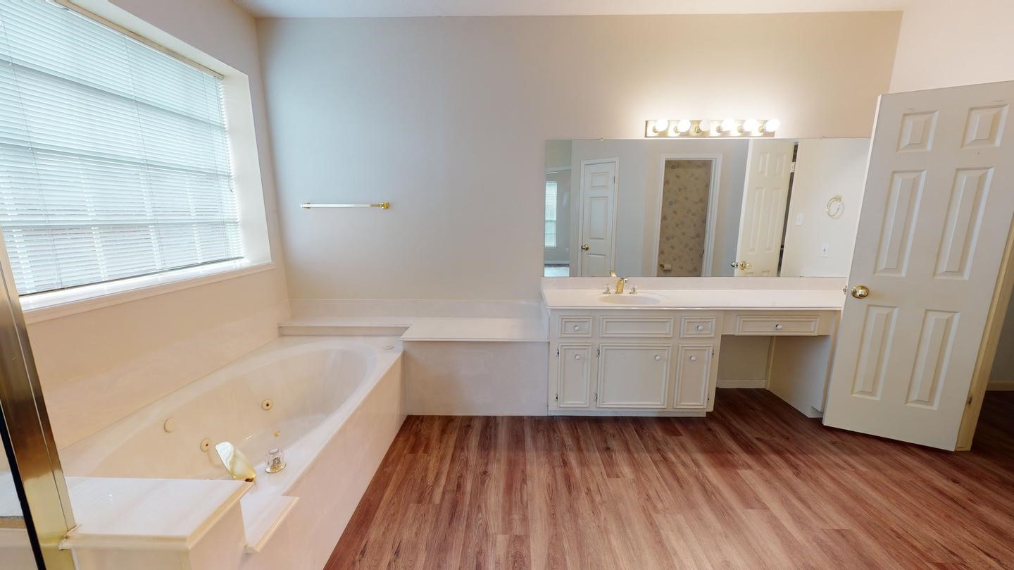 2731 Alderleaf Place Spring, TX 77388 - Photo 6 of 19 Primary Bath with his and hers sinks