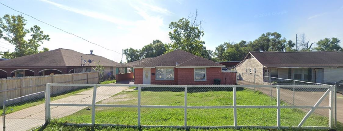 3147 Golfcrest Boulevard Houston, TX 77087 - Photo 1 of 27 a view of a house with a yard and plants
