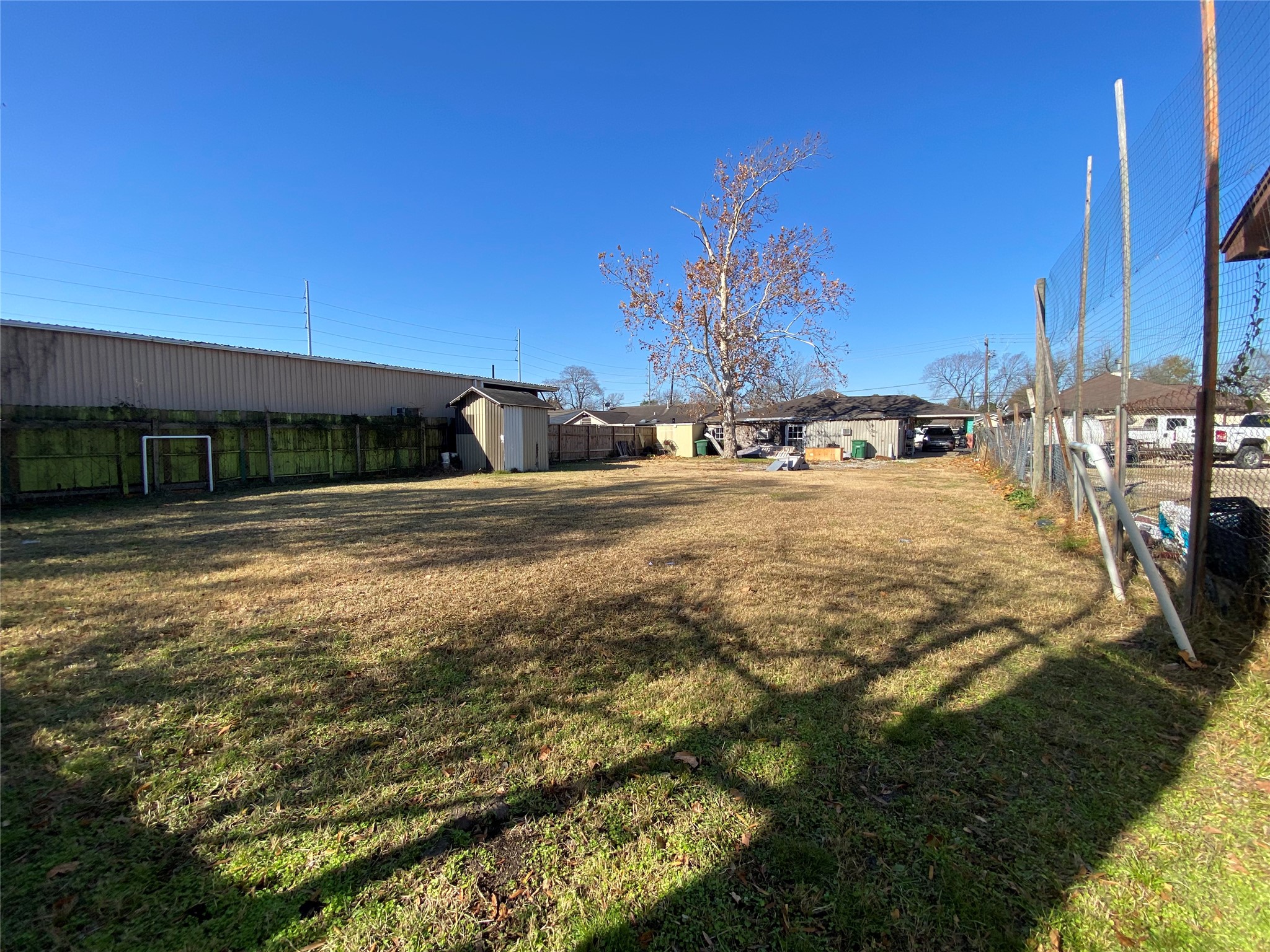 3147 Golfcrest Boulevard Houston, TX 77087 - Photo 24 of 27 a view of a backyard of the house