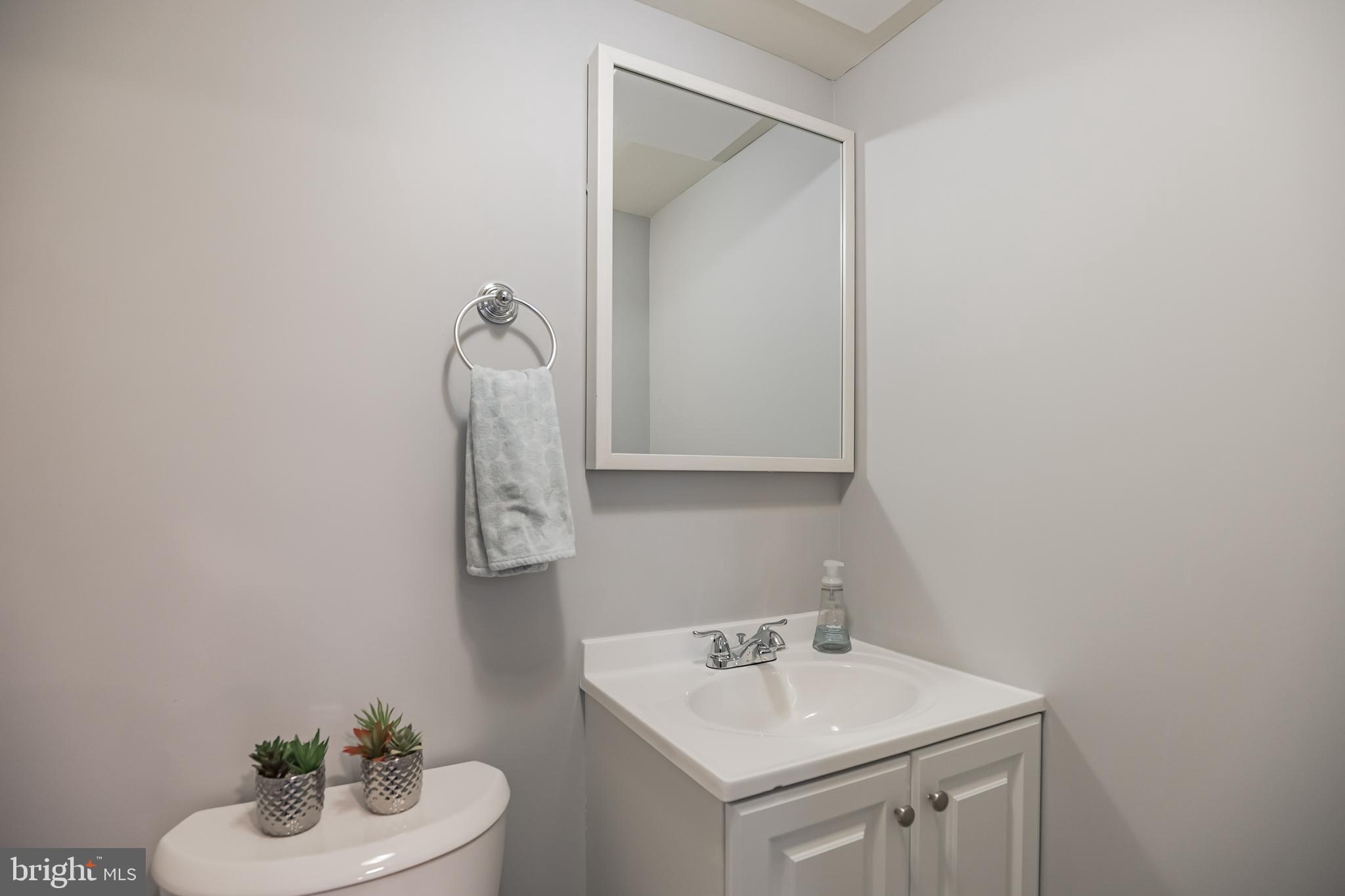1326 Carol Road Jenkintown, PA 19046 - Photo 28 of 33 Half Bath