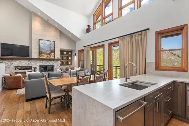 $3,199,000 | 425 Wood Road, Unit 43, Snowmass Village, CO 81615
