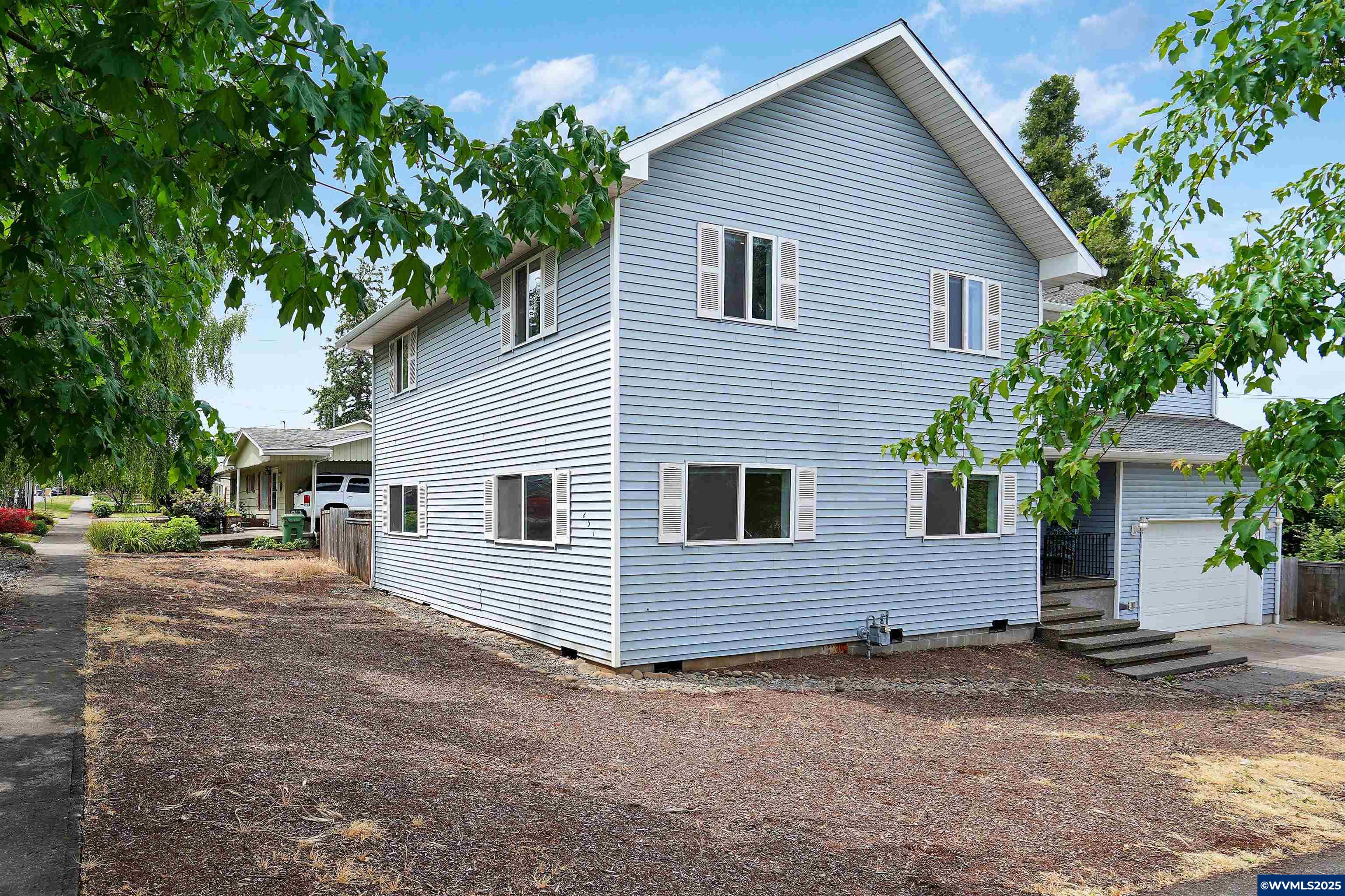 251 Fairview Street Silverton, OR 97381 - Photo 3 of 50