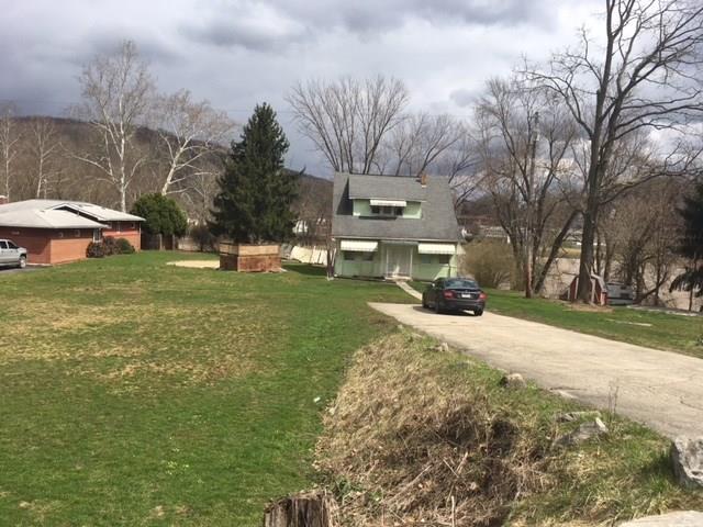 3124 South Eighty Eight Road Dilliner, PA 15327 - Photo 3 of 19