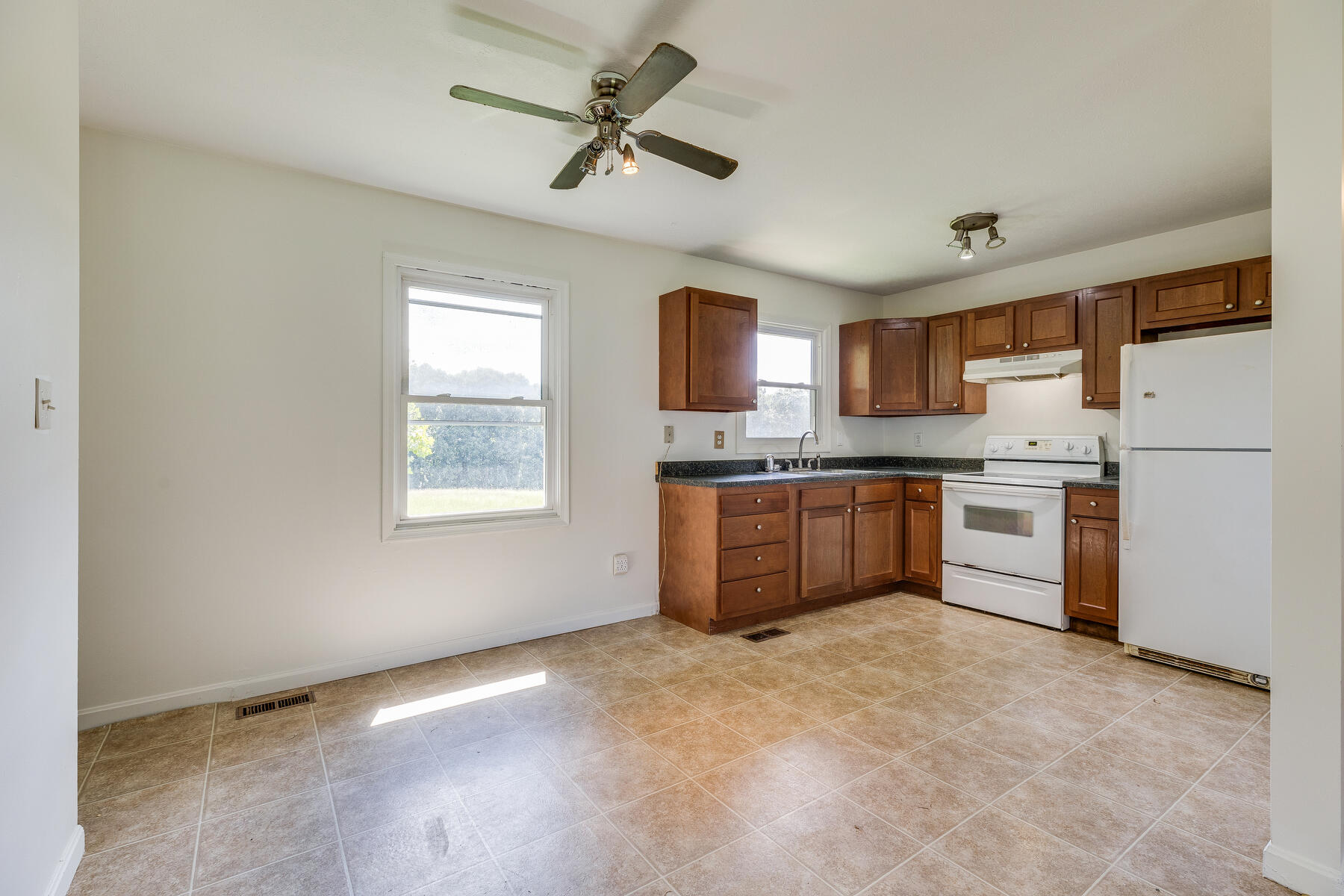 166 Frank Hilbert Road Jonesborough, TN 37659 - Photo 9 of 30 009
