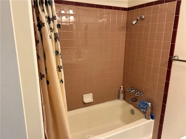 a close view of sink and tap