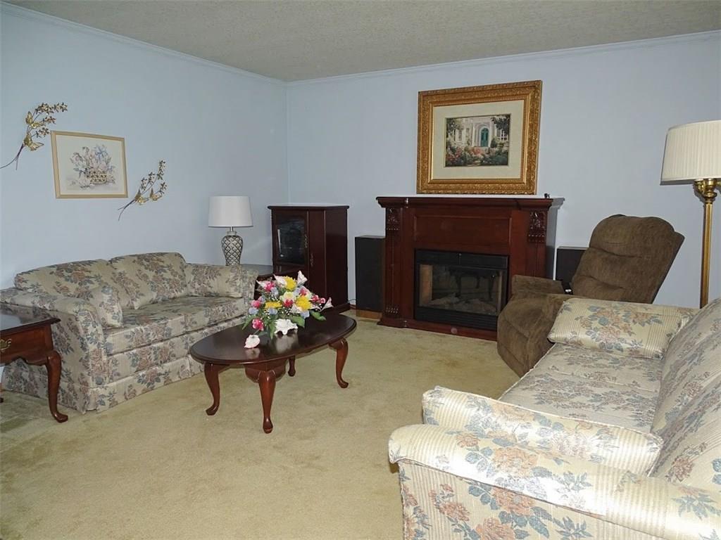 4006 Chieftan Road Irwin, PA 15642 - Photo 4 of 16 Gallery Image 4