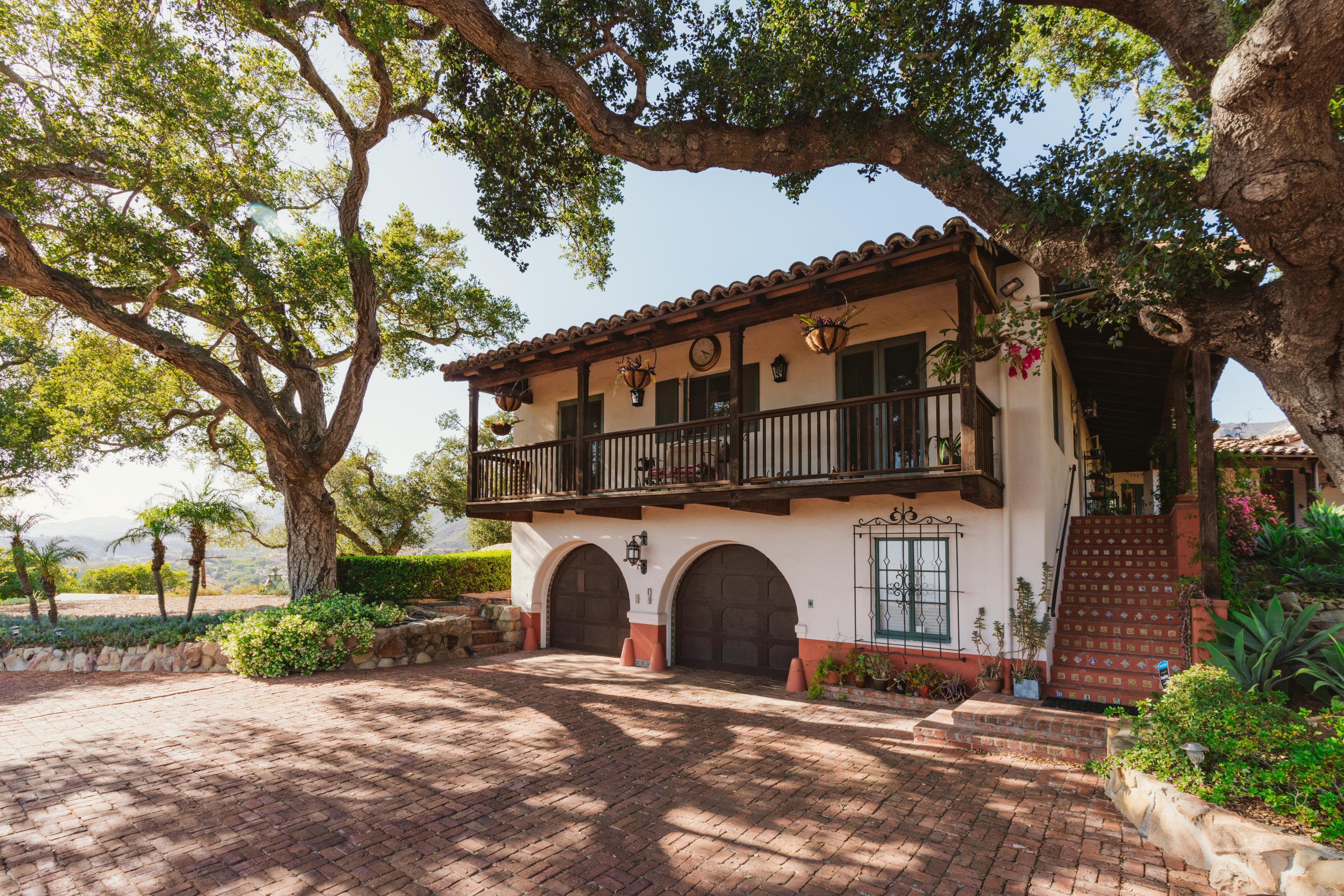 460 El Cielito Road Santa Barbara, CA 93105 - Photo 6 of 38 Garage