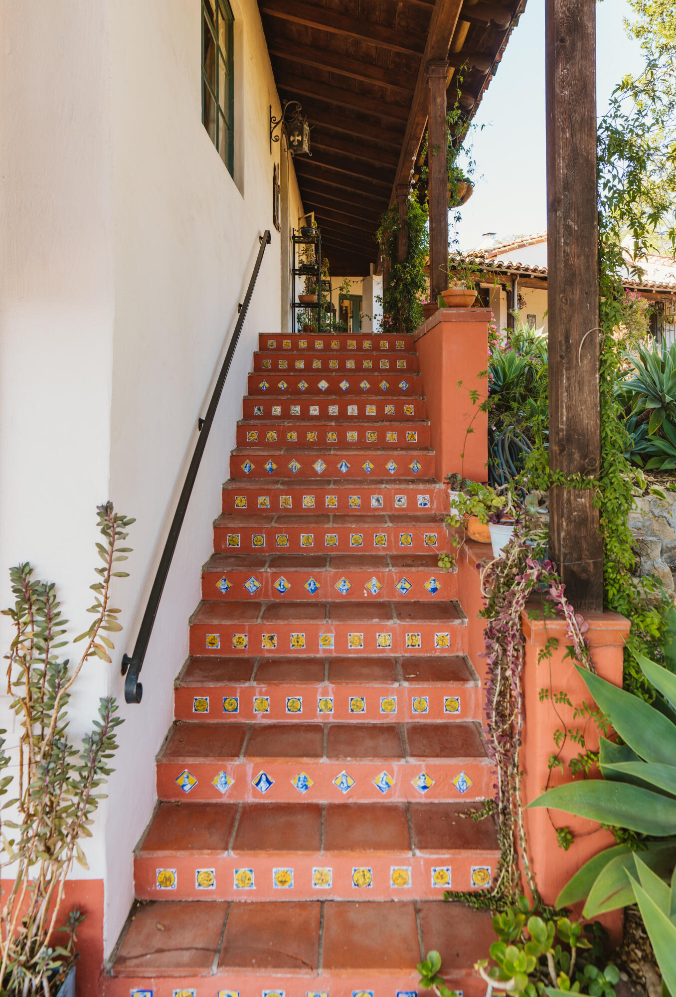 460 El Cielito Road Santa Barbara, CA 93105 - Photo 7 of 38 Exterior Stairs