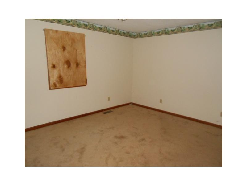 7795 South Peoga Road Trafalgar, IN 46181 - Photo 9 of 13 Gallery Image 9