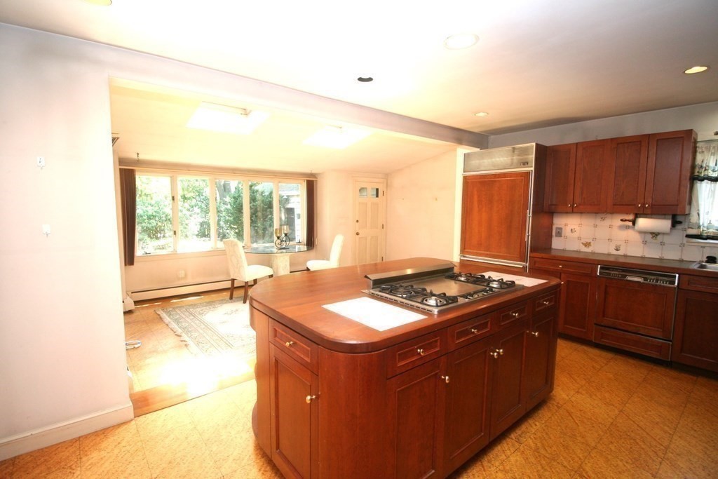 14 Robert Road Marblehead, MA 01945 - Photo 11 of 42 Gallery Image 11