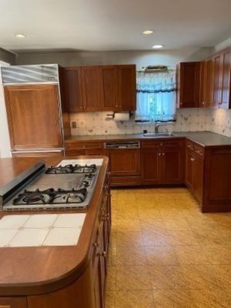 14 Robert Road Marblehead, MA 01945 - Photo 12 of 42 Gallery Image 12