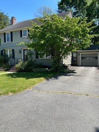 14 Robert Road Marblehead, MA 01945 - Photo 5 of 42 Gallery Image 5