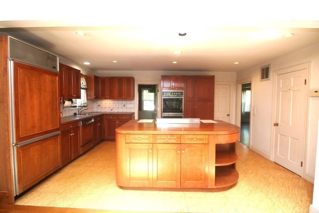 14 Robert Road Marblehead, MA 01945 - Photo 8 of 42 Gallery Image 8