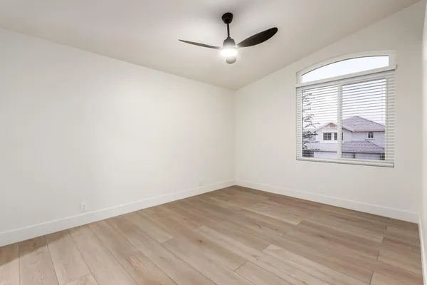$3,950 | 5656 West Abraham Lane, Glendale, AZ 85308