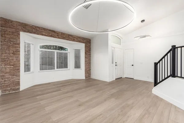 $3,950 | 5656 West Abraham Lane, Glendale, AZ 85308