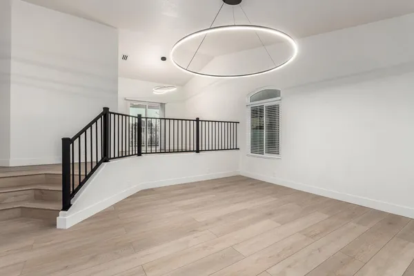 $3,950 | 5656 West Abraham Lane, Glendale, AZ 85308