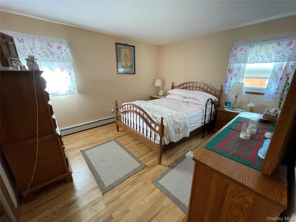 $649,990 | 70 East Neptune Avenue, Lindenhurst, NY 11757