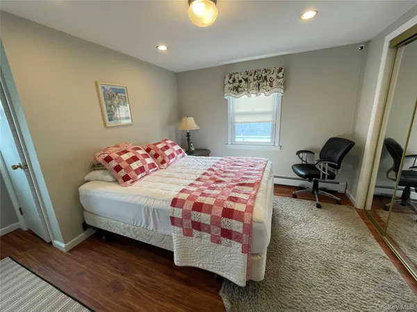 $649,990 | 70 East Neptune Avenue, Lindenhurst, NY 11757