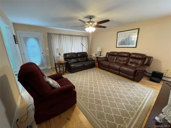 $649,990 | 70 East Neptune Avenue, Lindenhurst, NY 11757