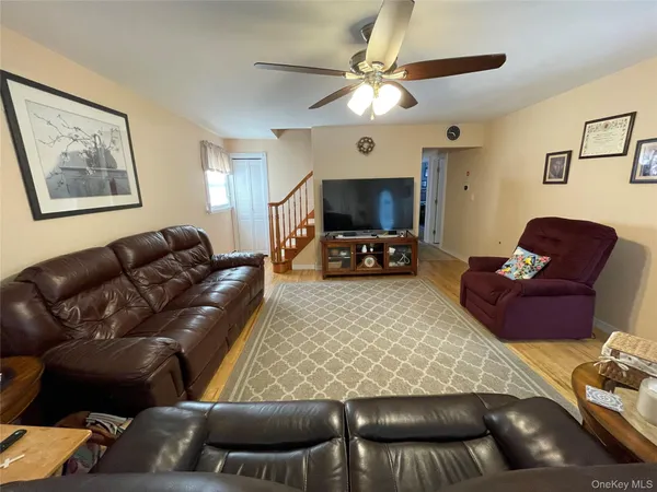 $649,990 | 70 East Neptune Avenue, Lindenhurst, NY 11757